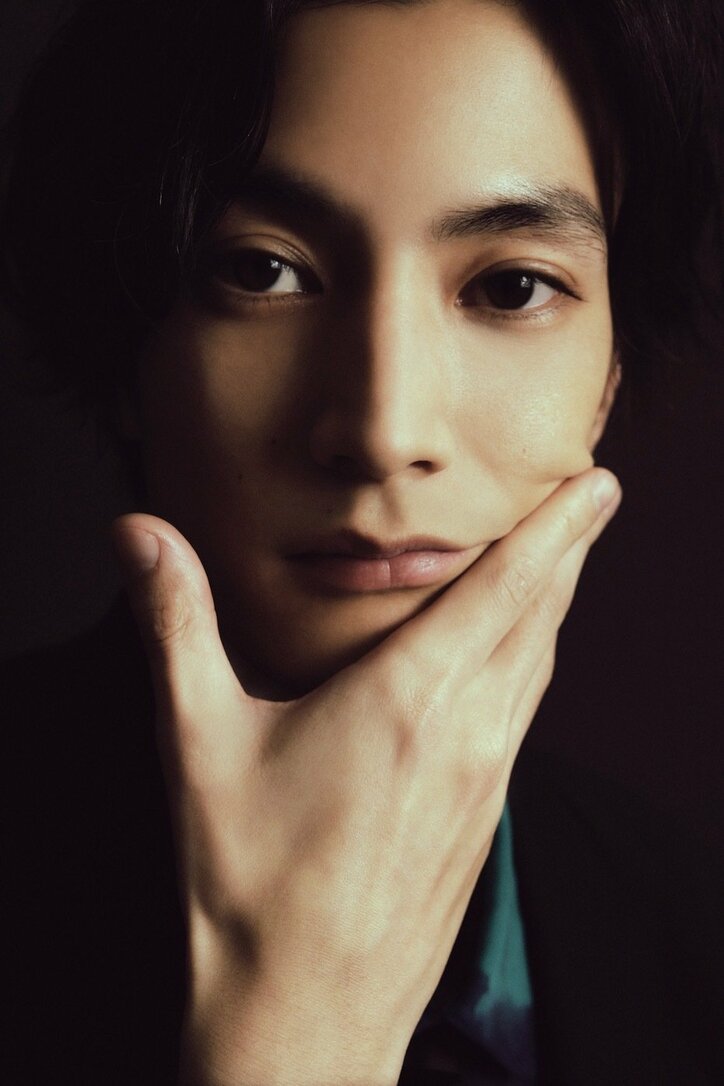 渡邊圭祐、戦国の世を攪乱する“超悪役”に大抜擢 不気味な殺陣シーンは「僕元来の動き（笑）」 映画『ブレイブ -群青戦記-』インタビュー