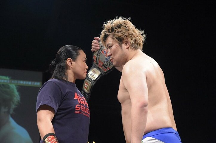 「両国メインでヒドい試合をする」男色ディーノ、衝撃の王座強奪　防衛戦で里村明衣子と対戦へ！