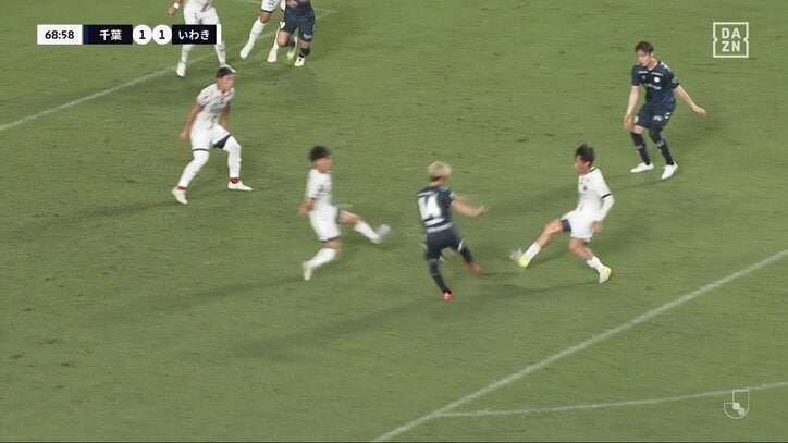 【映像】痛めた足で振り抜いた豪快ゴラッソ