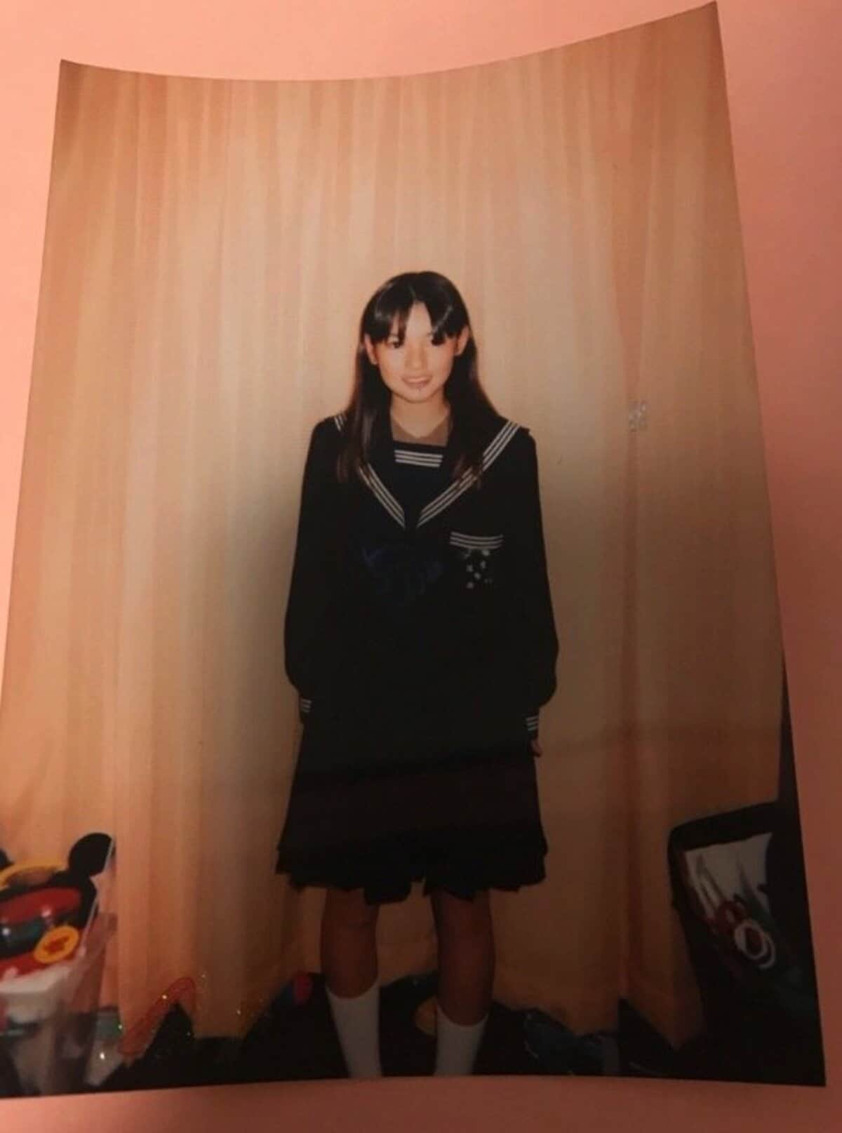 道重さゆみ、13歳当時の制服ショット披露し反響「可愛すぎて直視できん