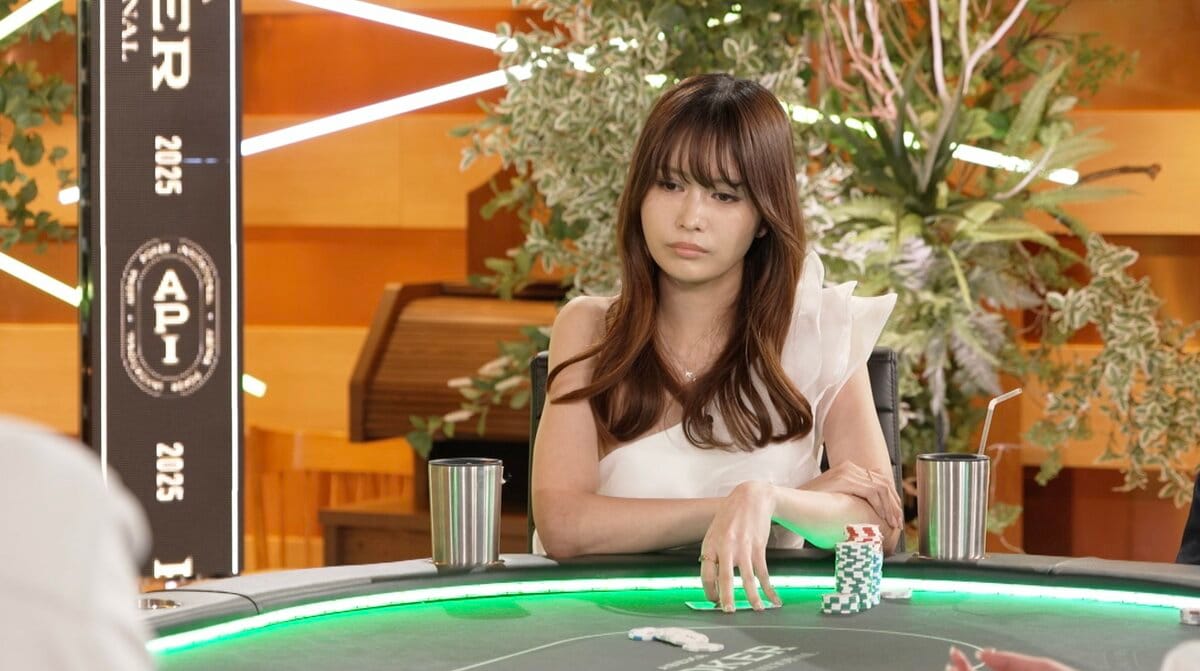 なんだこれ！」確率 “約0.2%” 超激レアな「トリプルA」が出現…ポーカー