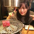 伊藤かりん、お肉を前にうれしそうな姿「幸せそうな顔でお腹いっぱい」とファンも満足