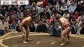 力士の背後に“イケメンすぎる”タレントの姿 いつまでも“若々しい姿”に「47歳に見えない」驚きの声