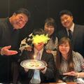  北斗晶、成人した次男を家族でお祝い「スーツを着ると、急に大人びて見えて」 