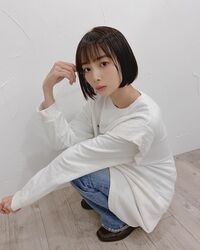 髪にもチームカラーを導入！モデル兼プロ雀士・岡田紗佳の「桜インナーカラー」ショットに反響