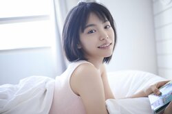 “最旬若手女優”當真あみ、1st写真集が来年3月発売 中3から撮り溜めた“成長”の軌跡
