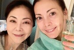 土屋アンナの母、ステージ4のすい臓がんで1年前に1年半の余命宣告をされていた「胃の不調から始まった」