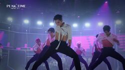 アイドルたちが衣装を口にくわえながら獣のようなセクシーダンス、悲鳴なりやまぬ会場に審査員も絶賛「誰もが魅了される」