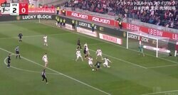 「鬼メンタル」堂安律、高速カットイン→3人相手に“怒りの弾丸シュート”炸裂「エゴい」 “驚速”で強引に振り抜く一撃