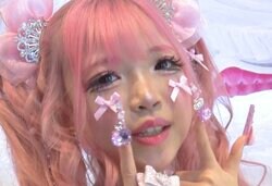 姫ギャル小学生、メイク用品はシャネルを愛用「美容・洋服代は月10万円」