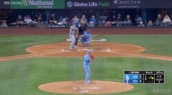 「父親リスト」から復帰の大谷翔平、“懐かしい”元チームメイトと久々対戦 ファンも反応「今こんなに良いんや」