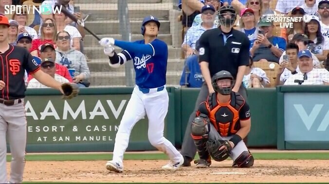 【写真・画像】大谷翔平の衝撃“逆方向弾”に相手投手呆然 擦ったあたりでもスタンドイン「普通はレフトフライなのに」ファンも同情　1枚目