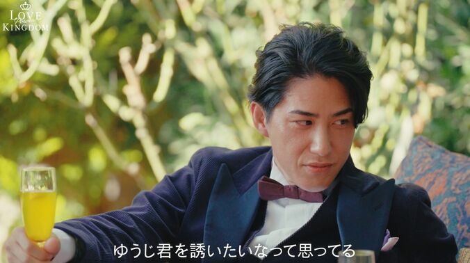 【写真・画像】極上ボディを持つ美女の胸元のチャックが全開…ラフなジャージ姿の私服で不安吐露　3枚目