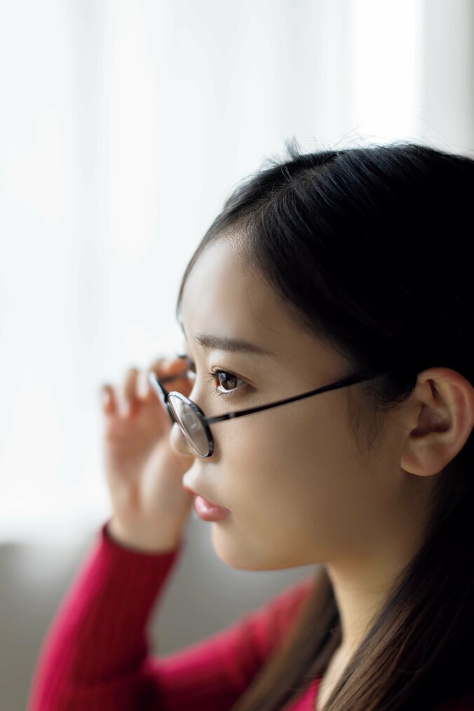 佐野なぎさ、“眼鏡っ娘”が秘める魅力的ボディ ヤングアニマルWeb初登場 1枚目