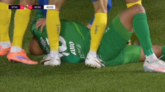 【写真・画像】「さすが岐阜のジダン」鈴木淳之介がバルサ翻弄の“華麗なダブルタッチ”連発！「いま日本のDFで一番上手い」「ほんとに次世代型」ファン衝撃　1枚目