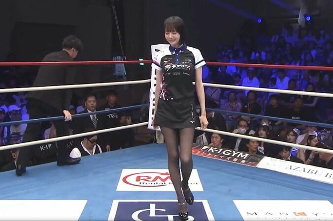 「すごい美脚の人出てきた」露出“少な目”も“ピッタリ”衣装で美ボディ露わ「最強ラウガ」「役満ボディ」ネットざわめき 4枚目