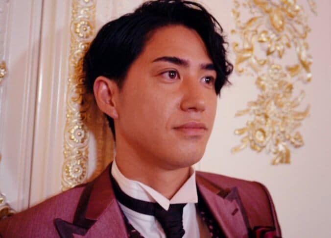 【写真・画像】「自分よりきれいな顔は見たことない」26歳・彫刻級イケメン、3歳からモテを自認 1枚目