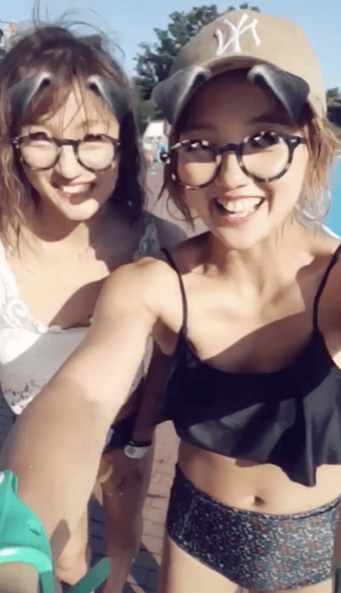 格闘家のRENA、ビキニ姿ではしゃぐ姿を公開「めちゃめちゃ可愛いすぎる」と反響 2枚目