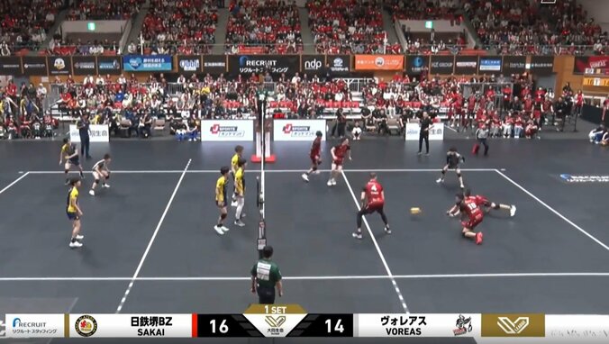 見事なサービスエース