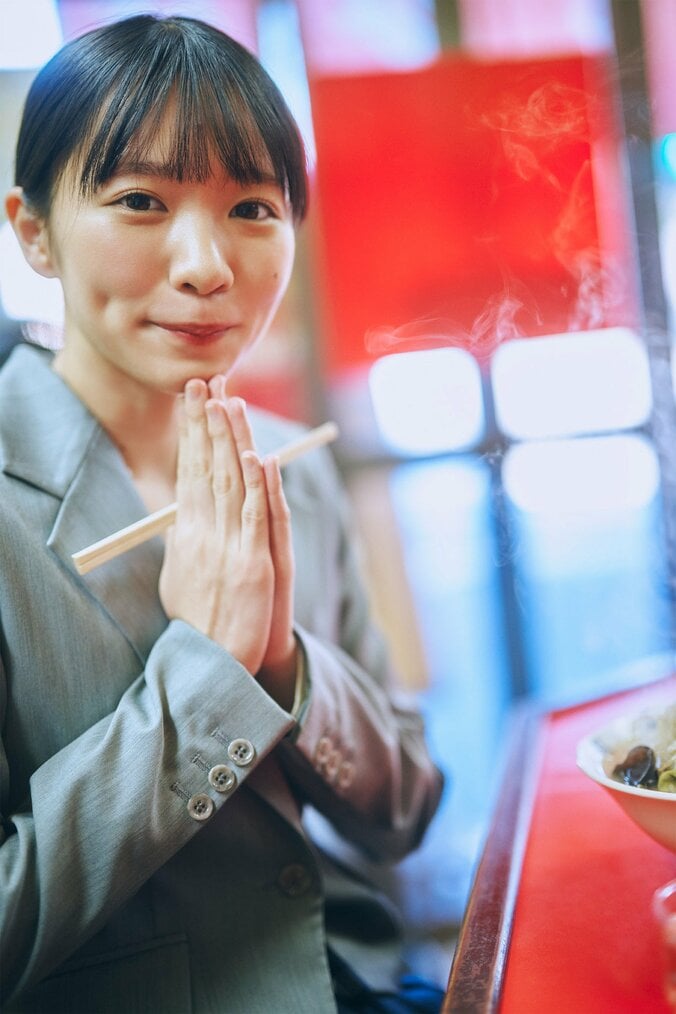 【写真・画像】大盛りラーメンを食べ苦しむ彼に「ちょっと休んでいきましょうか。介抱しますよ」 椿野ゆうこが“色気マシマシ”な姿 SPA！デジタル写真集から誌面カット　1枚目