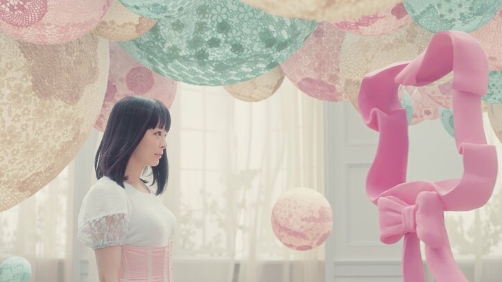 きゃりー、黒髪&ナチュラルメイクに大変身　シートマスクのCM出演