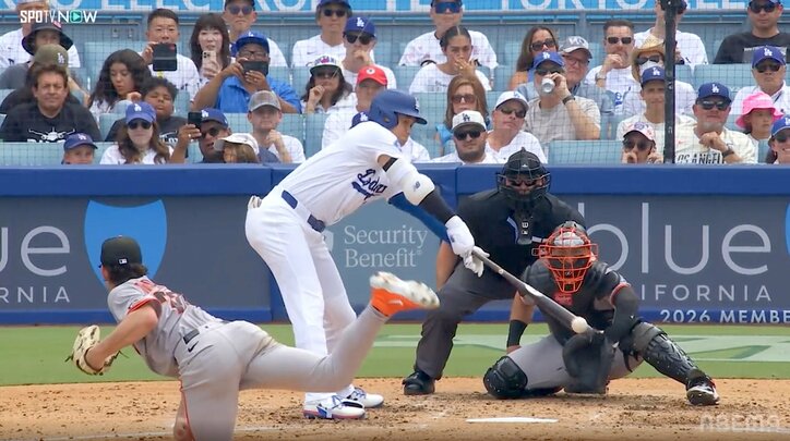 【写真・画像】ベッツの「優しさが滲み出ています」ド軍戦、激しいプレーで思わぬ反響 MVP男の“動き”を実況が称賛、敵軍走者と交錯もヘルメット拾う　1枚目