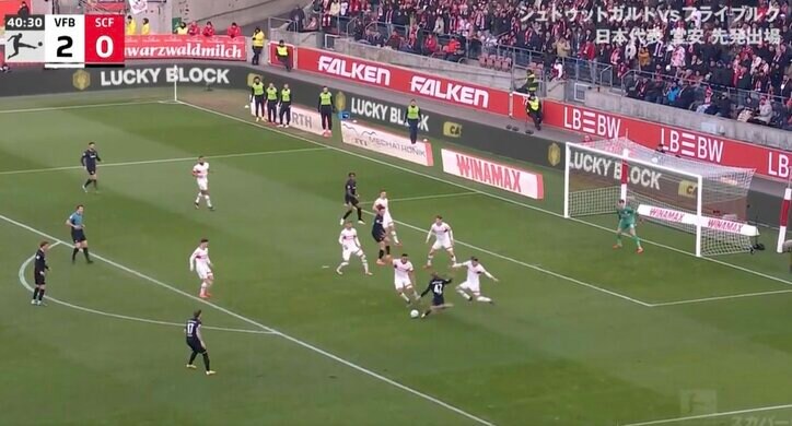 【写真・画像】ヤバすぎる… 堂安律、謎ステップ→予測不能な“変態パス”「今の見た？」 一瞬で相手選手が混乱… 意味不明すぎる超絶プレー　1枚目