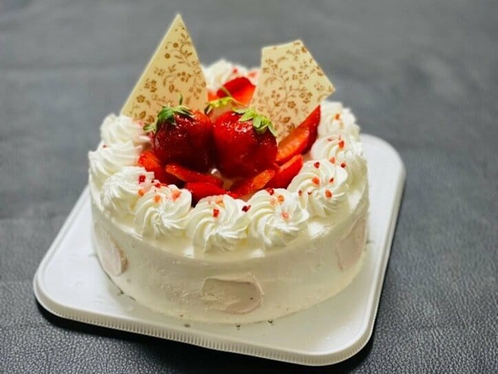 薬丸裕英、1年遅れで三男の成人をお祝い「昨年、三男はドイツにいて」