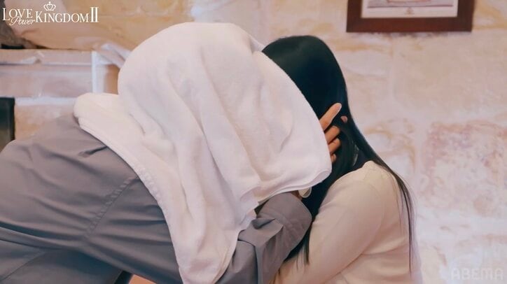 【写真・画像】元JR駅員、美女に突然タオルを被せてキス！ 「平家のキスやん」「最高」スタジオ爆笑　3枚目