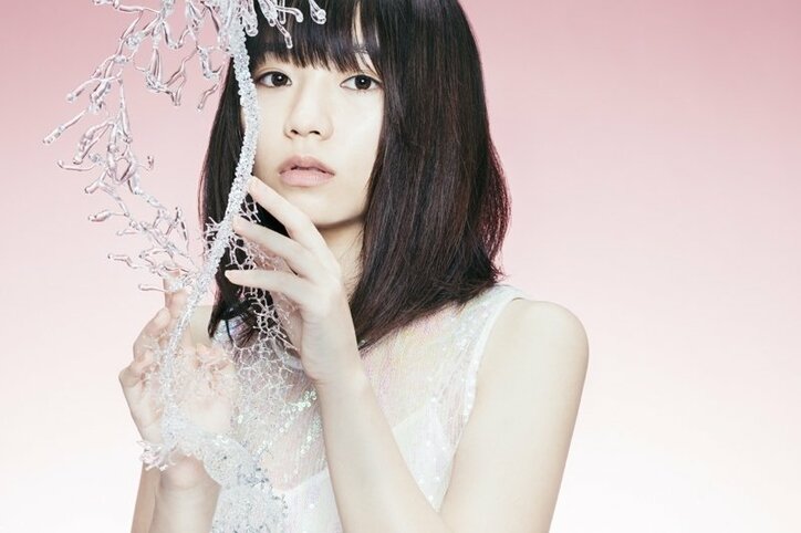 TVアニメ 『宝石の国』OPテーマがYURiKA「鏡面の波」に決定&アニメMV解禁