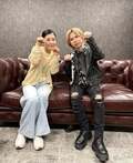 藤あや子、Official髭男dism小笹大輔と“にゃんこポーズ”で2ショット「大ちゃんのギターはまさに神でした」