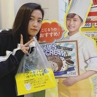 小島瑠璃子、“仕事中の自分”との2ショットを公開し「かわいい」「天使～」の声