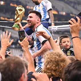 メッシがまさかの心変わり！「世界チャンピオンとしてプレーしたい」と代表チーム引退を撤回