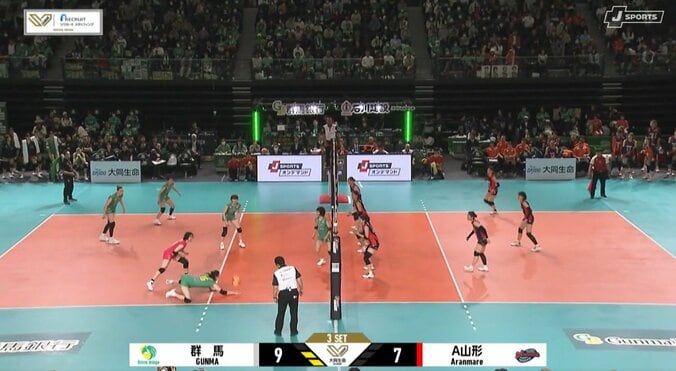 女子バレーで「超おっそ〜い」サーブがふんわり炸裂 想像とのギャップに相手選手も困惑 3枚目