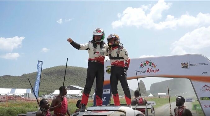 日本人34年ぶり快挙“運命の一日” ライバルとの粋な光景…掲げた日の丸「想いが込み上げてきた」初めての景色 3枚目