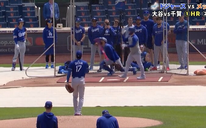 【写真・画像】何考えてんだよ！ 大谷翔平、豪快アーチで“客席にハプニング”「捕れるわけない」 174キロ“弾丸ライナー”→スタンド上段に“爆速着弾”「怖いわ」「飛ばしすぎ」　1枚目
