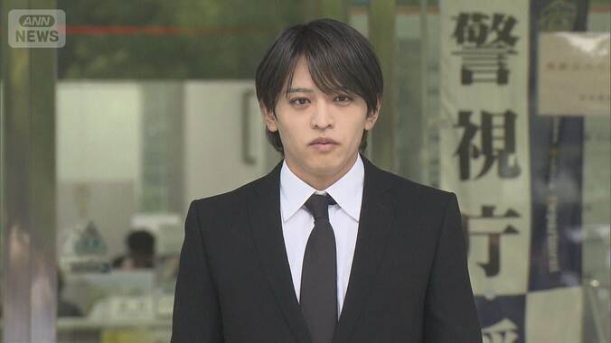 timelesz猪俣周杜さん釈放　黒スーツ姿で「申し訳ない」　知人女性への傷害容疑で逮捕 1枚目