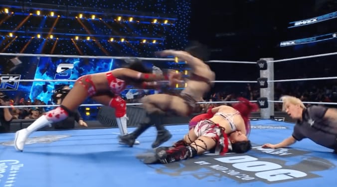 【映像】“体重100kg超”女子、掟破りの「カウント阻止」