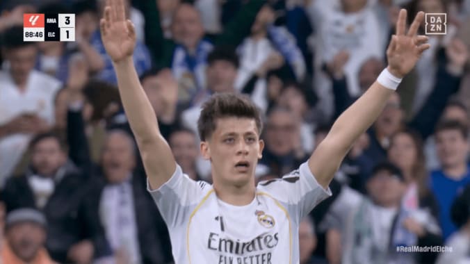 衝撃弾を決めたアルダ・ギュレル