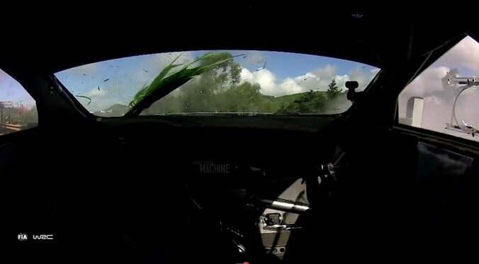 「なんというセーブだ！」世界最速ラリー車、“茂みに突っ込む”も驚異の復活劇 「よくこんなところ攻めれるな」信じ難い光景にネット脱帽 3枚目
