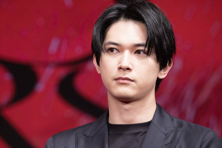 杉野遥亮、やたら高身長な“デカ中学生”役に不安にじませるも英勉監督がフォロー「小学生役もやってるし」 『東京リベンジャーズ』
