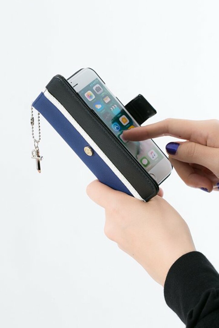 アニメ『K RETURN OF KINGS』伏見猿比古と八田美咲イメージのコラボアイテムが登場！　冬パンプスが普段使いにぴったり