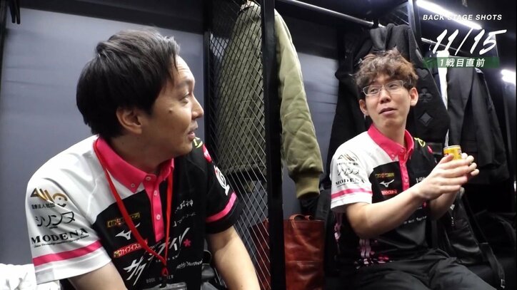 【写真・画像】「おかぴその顔はなんだ」モデル雀士が仲間の大物手炸裂に“お口あんぐり” 激レアショットの瞬間/麻雀・Mリーグ 2枚目