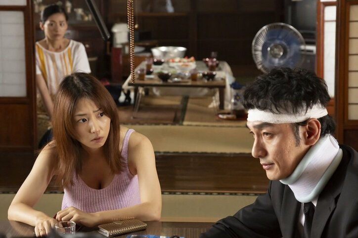 草なぎ剛＆MEGUMI＆中村倫也がきょうだいに　映画『台風家族』より場面写真到着