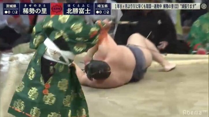 稀勢の里、まさかの3連敗…2日連続で金星配給　館内は座布団舞わずどよめきの渦