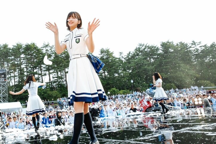 欅坂46『欅共和国』今年も大盛況で閉幕！ MCでは11ヶ月ぶりの「てち」照れ笑い