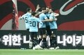 ウルグアイ代表、コアテス&ベシーノ弾で“アジア遠征”初勝利…韓国代表は終盤の猛攻実らず