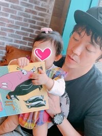 小林よしひさ『子育ての悩み(ハイハイ)』