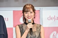 石川恋、美背中スケスケでセクシー・クリスマス！当日の予定は家鍋