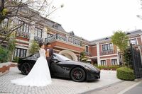 「大好きな車と大好きな妻のコラボ」“バチェラー夫婦”友永＆岩間、ウェディングフォトを公開